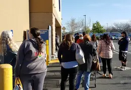 COVID-19 Line Outside Trader Joes 20200326 02