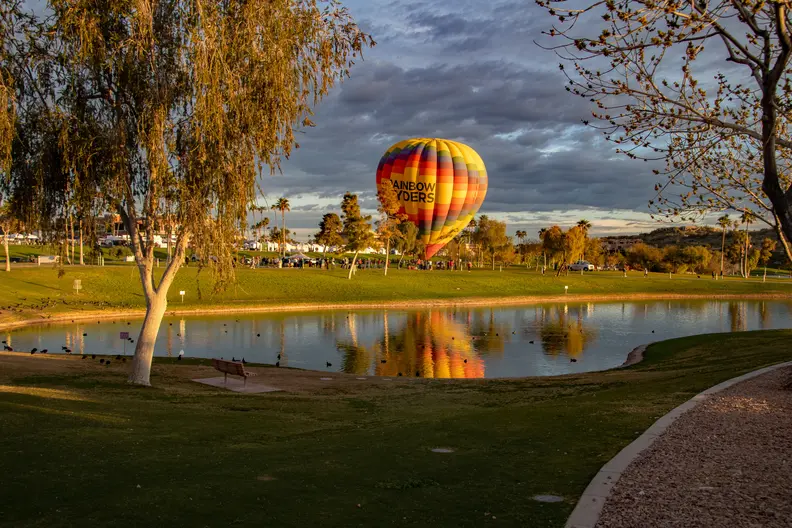 Fountain_Hills_50th_Anniversary_Balloon_Event_20240225_004.webp