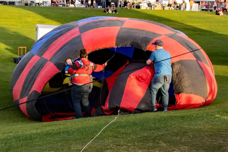 Fountain_Hills_50th_Anniversary_Balloon_Event_20240225_028.webp