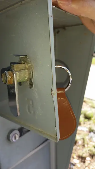 Mailbox_Attempted_Breakin_20160420_2.webp