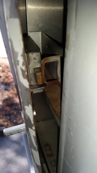 Mailbox_Attempted_Breakin_20160930_1.webp