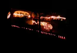 Neighbors Xmas Lights Dec 2009 17