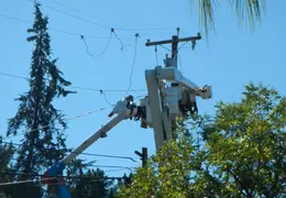PGandE Crew On Eastridge Dr 2012 02