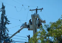 PGandE Crew On Eastridge Dr 2012