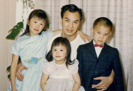 Tom Low 055 with the three kids
